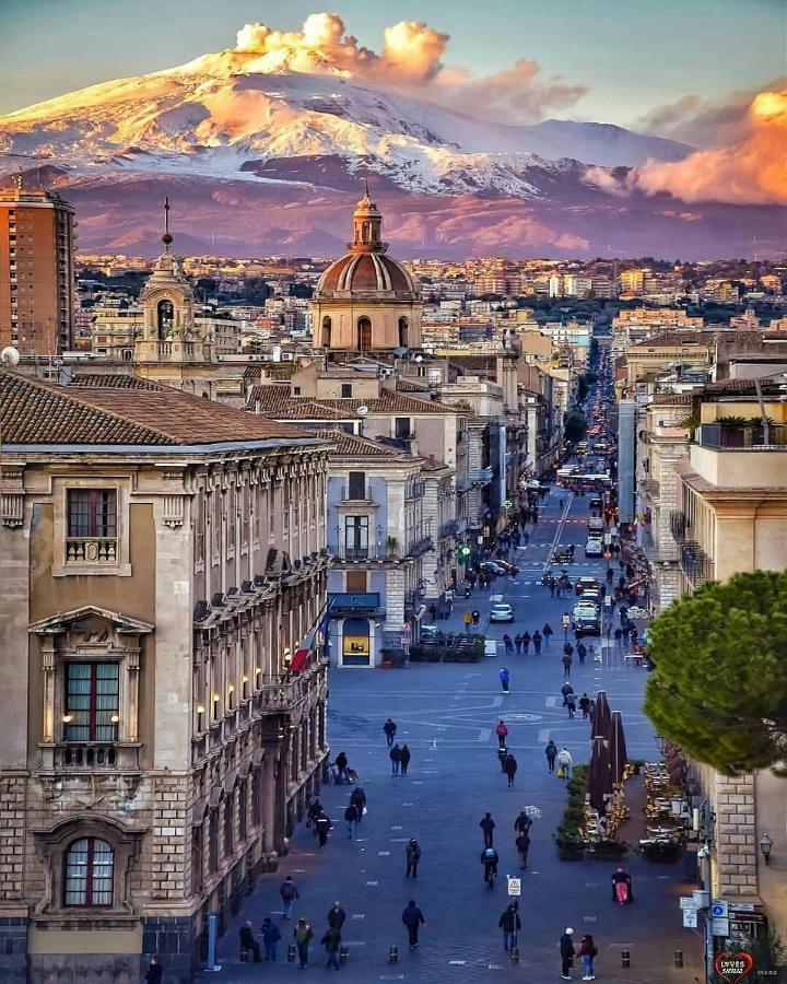 Mimmo'S House Apartment Catania Bagian luar foto